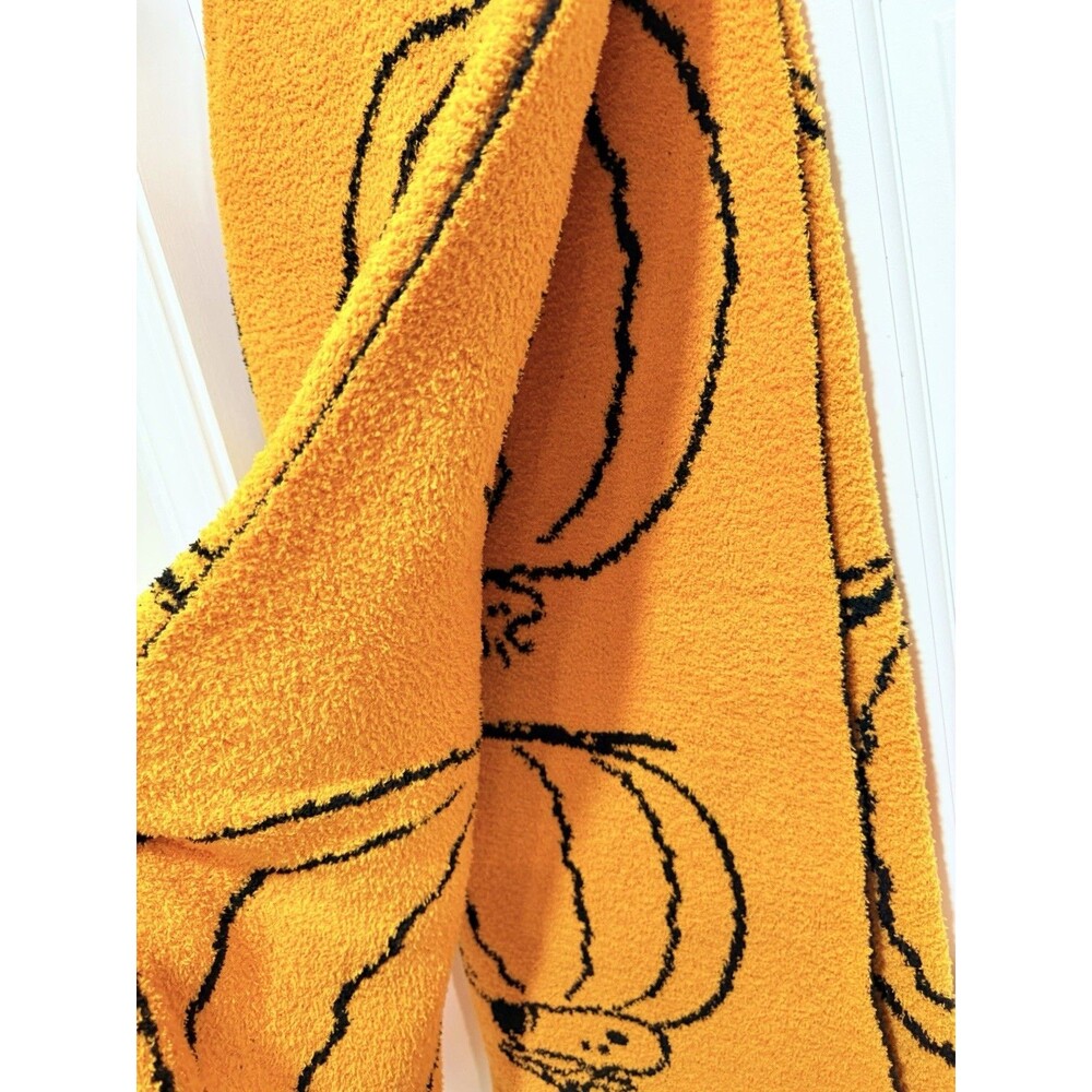 Peanuts Snoopy Halloween Pumpkin Soft Plush Throw Blanket 50x70 NWT - Picture 9 of 10